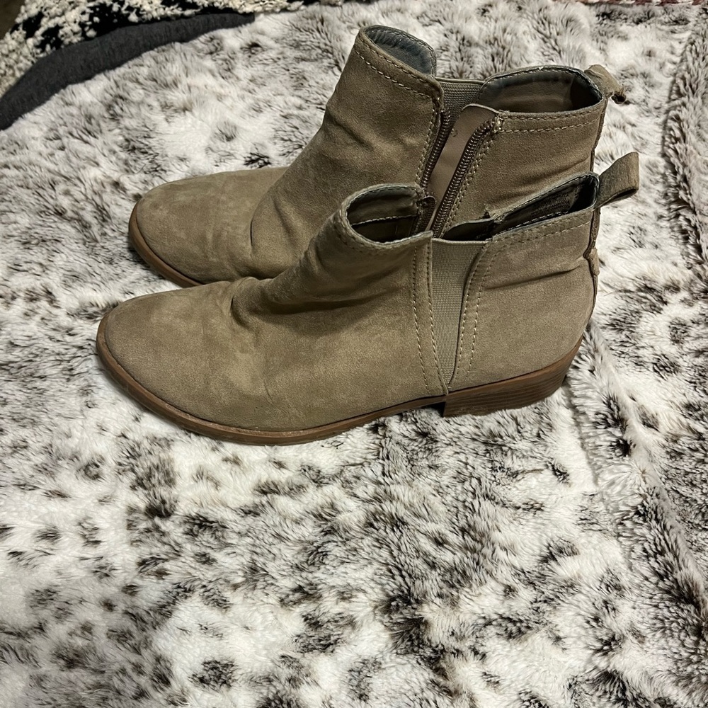 Women’s ankle boots